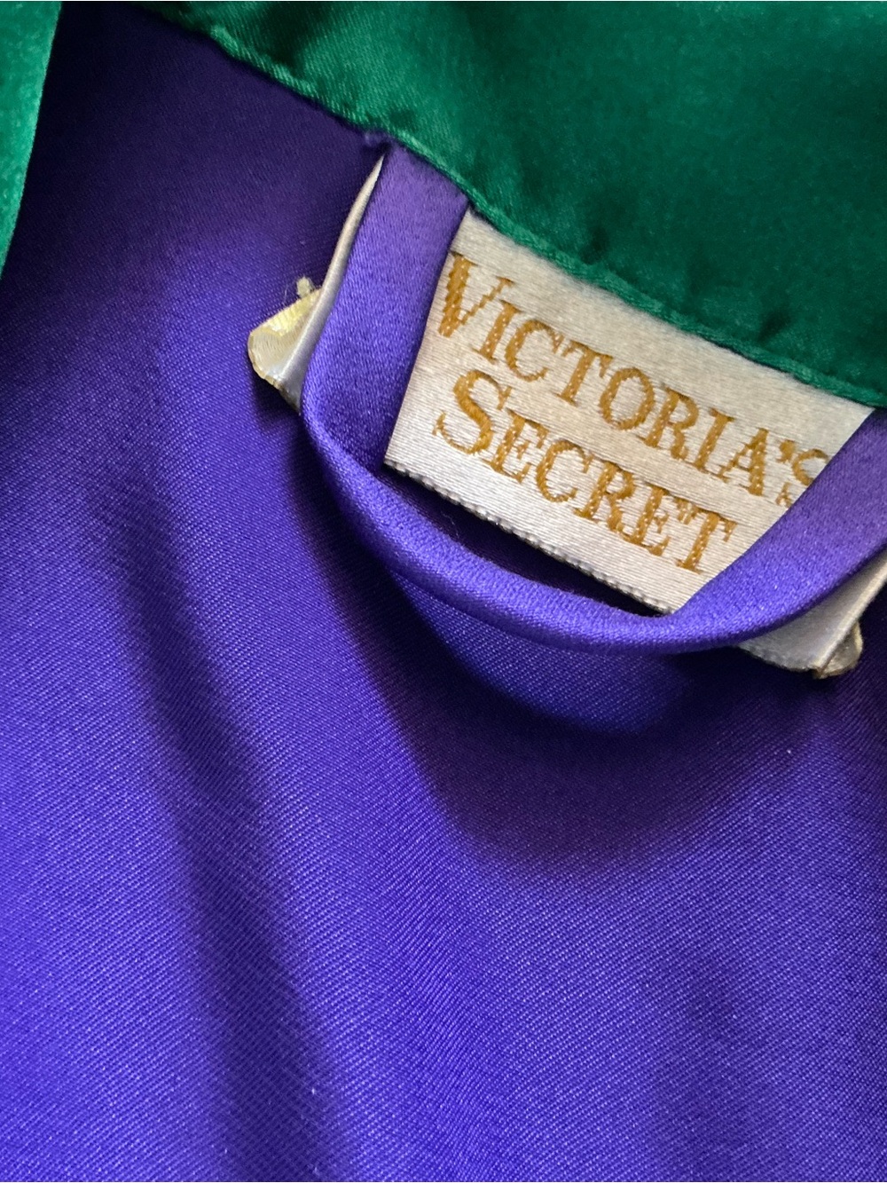 90s vintage Victoria’s Secret gold label satin robe purple and green size small - Picture 7 of 7